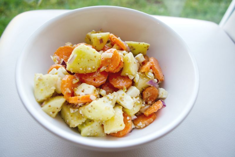 einfaches Karotten-Apfel-Salat Rezept vegetarisch