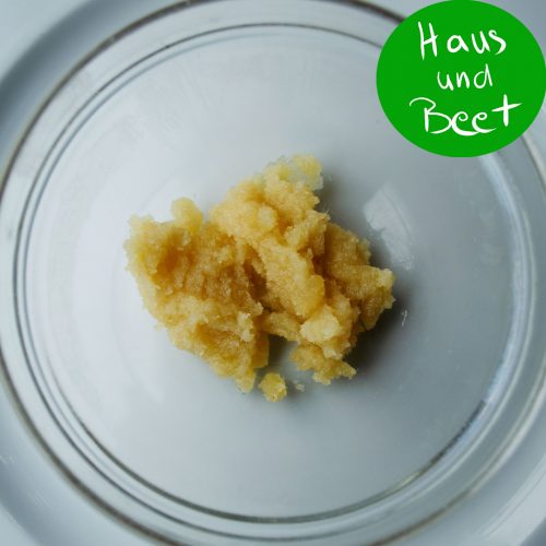 Meerrettich mit Salz und Öl