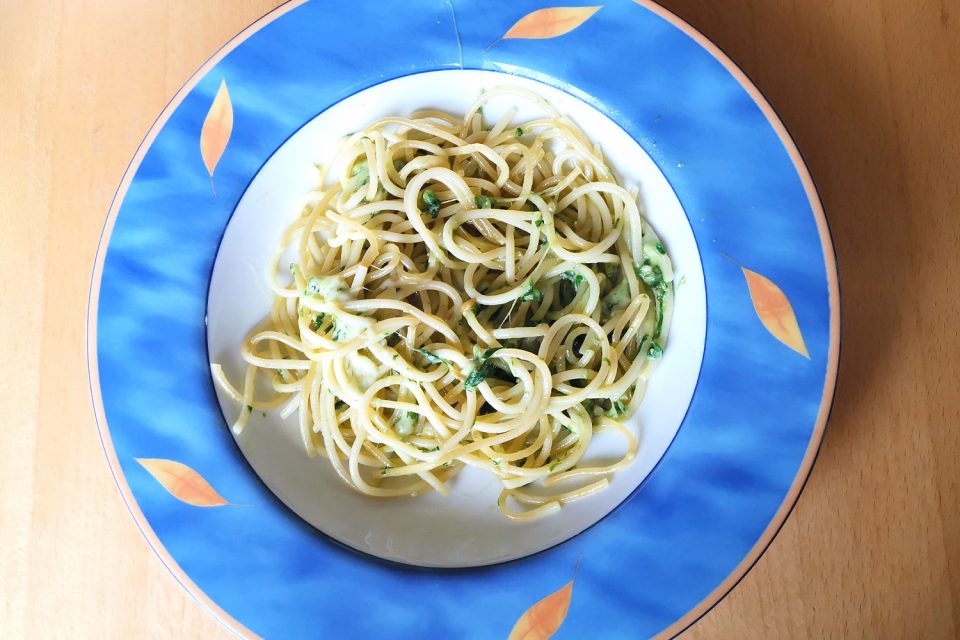 Spaghetti mit Bärlauchpesto