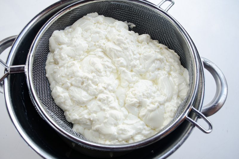 Tomate Mozzarella mit selbstgemachtem Käse