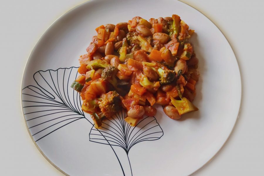 Vegane Gemüsepfanne mit Bohnen